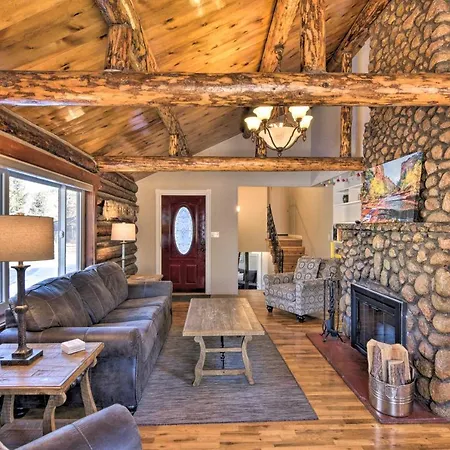 Downtown Buena Vista Cabin With Patio And Grill!